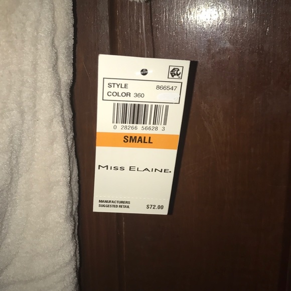 MISS ELAINE BEAUTIFUL OFF WHITE ROBEπ NWT - Picture 2 of 5